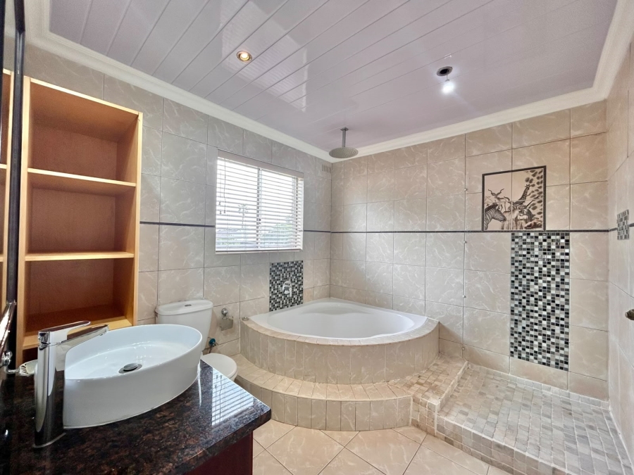 To Let 2 Bedroom Property for Rent in Zeekoevlei Western Cape